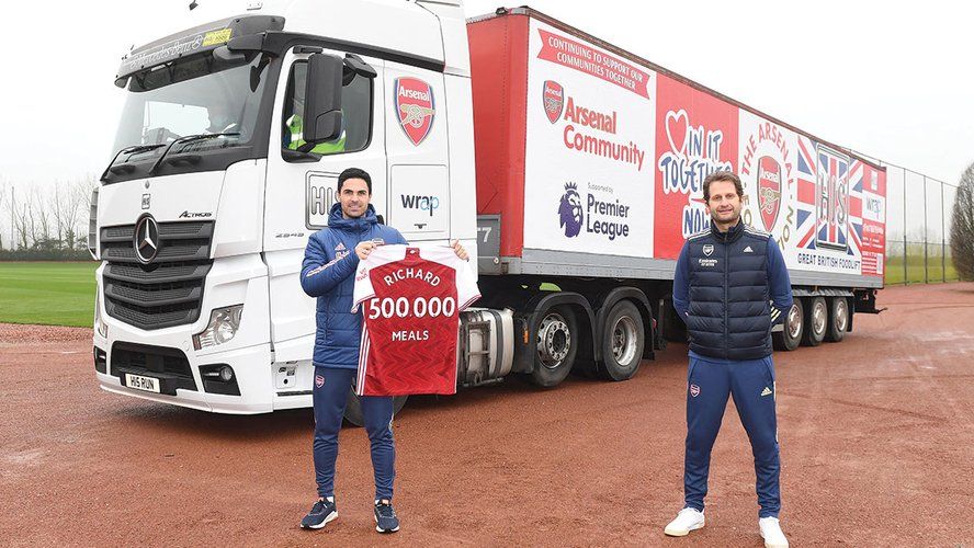 Mikel Arteta and Joe Montemurro send a lorry to deliver our 500,000th meal to the local community on December 11, 2020