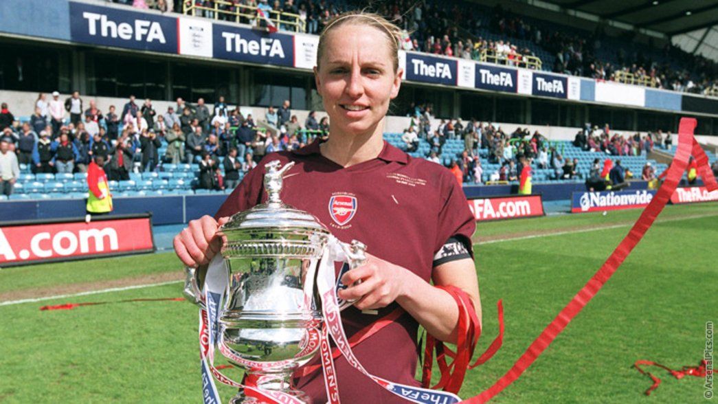 Faye White with the 2006 FA Women's Cup