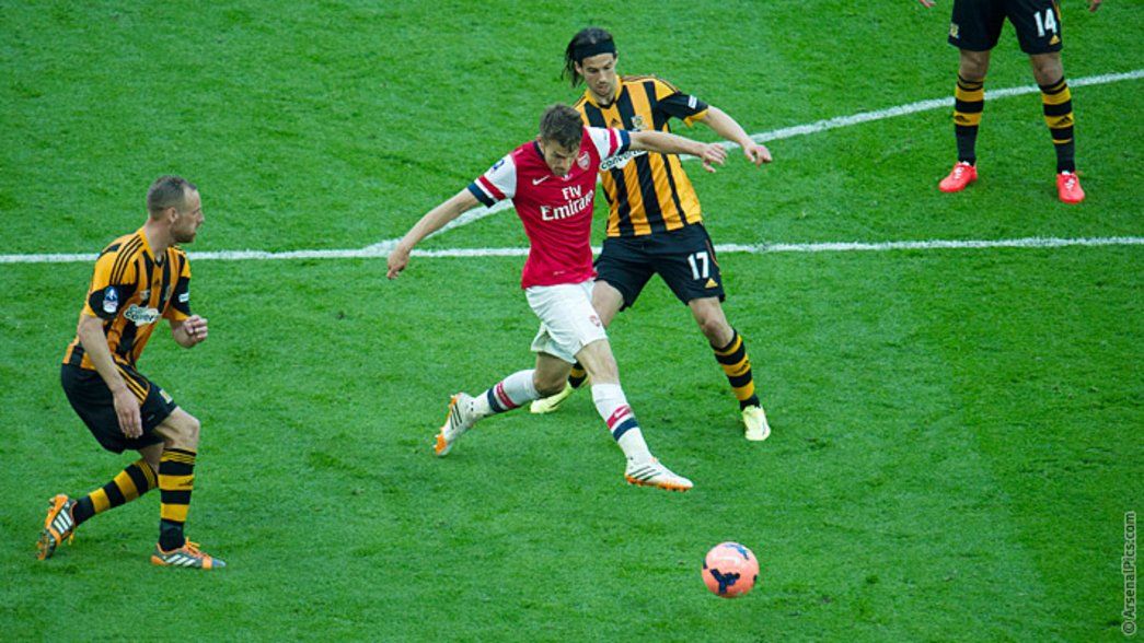 Aaron Ramsey scores in the FA Cup final