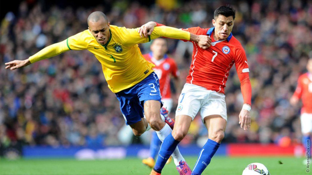 Alexis in action for Chile v Brazil