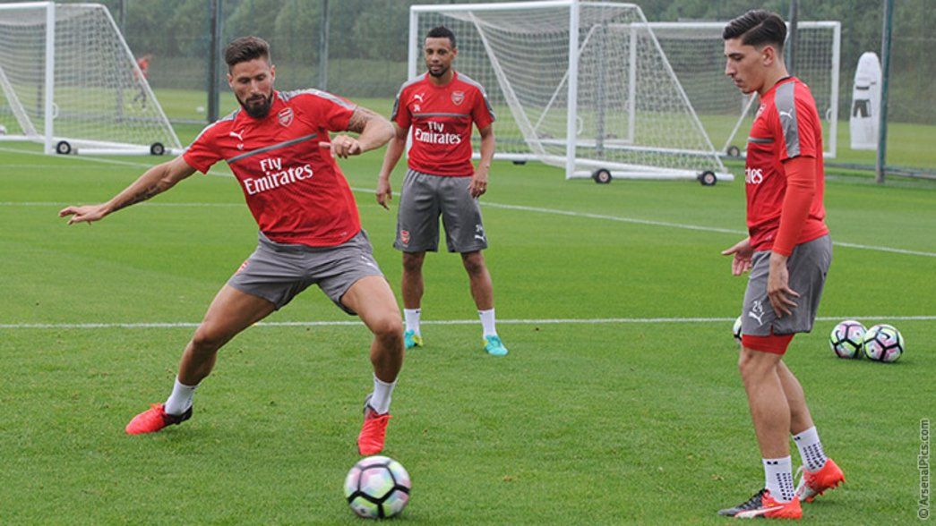 Arsenal train ahead of Leicester