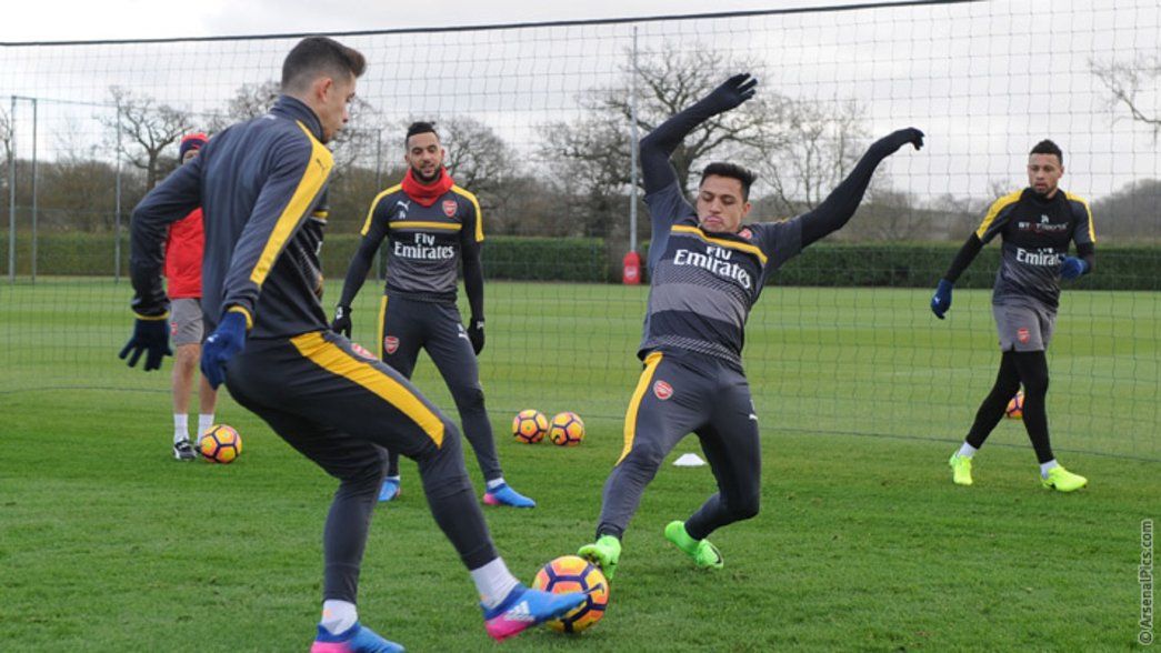Arsenal train ahead of the Chelsea match