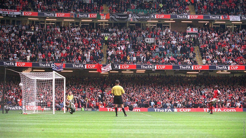 Vieira penalty v Manchester United - 2005