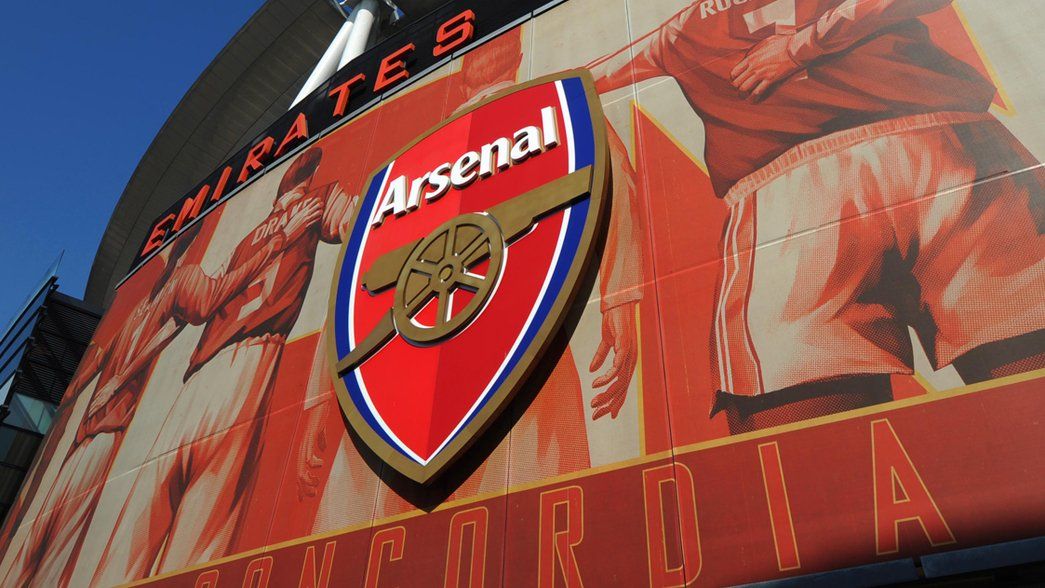 Arsenal crest on Emirates Stadium