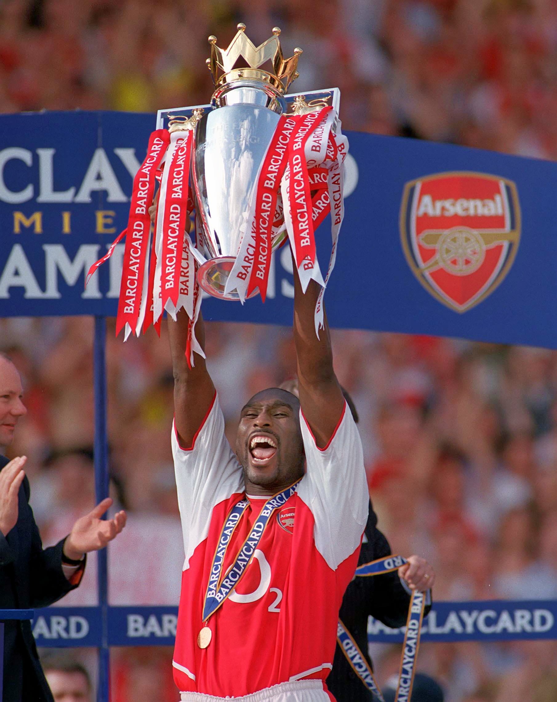 Sol Campbell - Huyền thoại bóng đá Anh vĩ đại và những câu chuyện chưa kể
