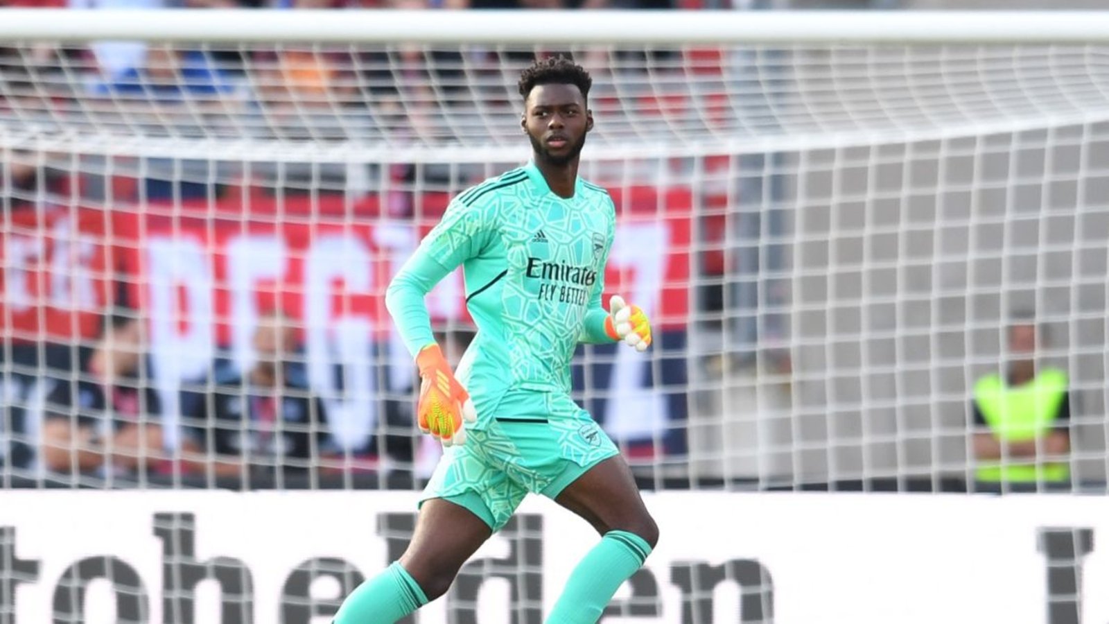 Loan Watch: Okonkwo and Tavares make debuts