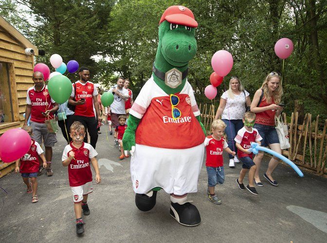 Off to see Gunnersaurus' family at World of Dinosaurs