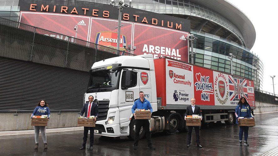 CEO Vinai Venkatesham is among those on hand at Emirates Stadium to take delivery of our 500,000th meal on December 11, 2020 