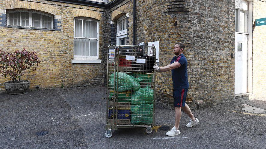 Arsenal deliver food to NHS staff at the Whittington Hospital on April 20, 2020