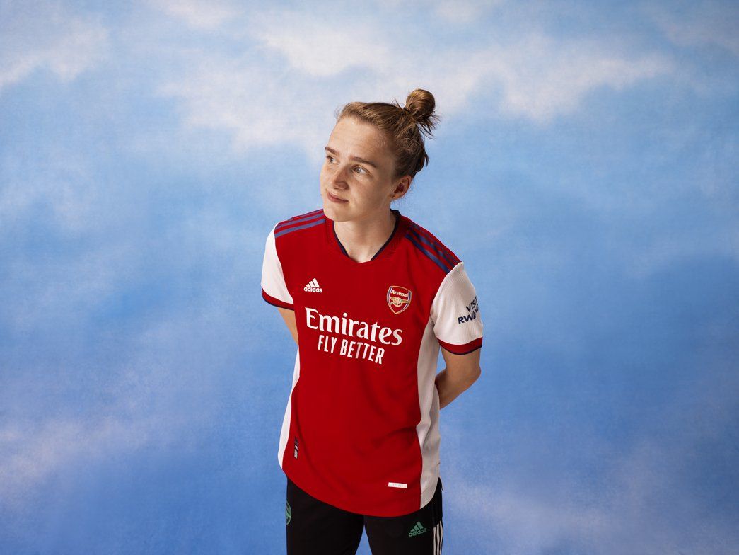 Pictures: Arsenal stars in our new home kit | adidas x Arsenal | News ...