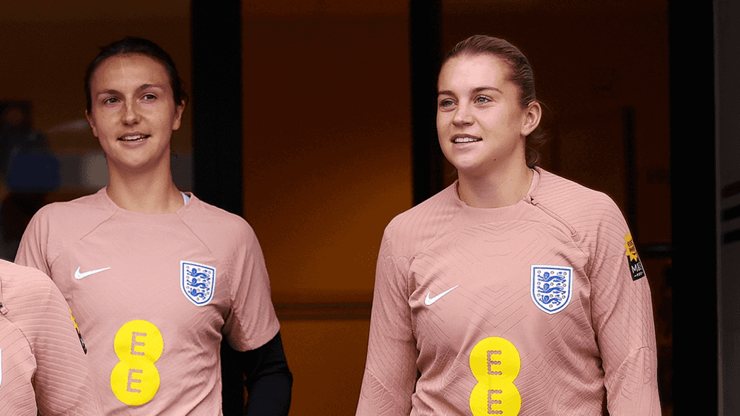 Lotte Wubben-Moy and Alessia Russo at England training 