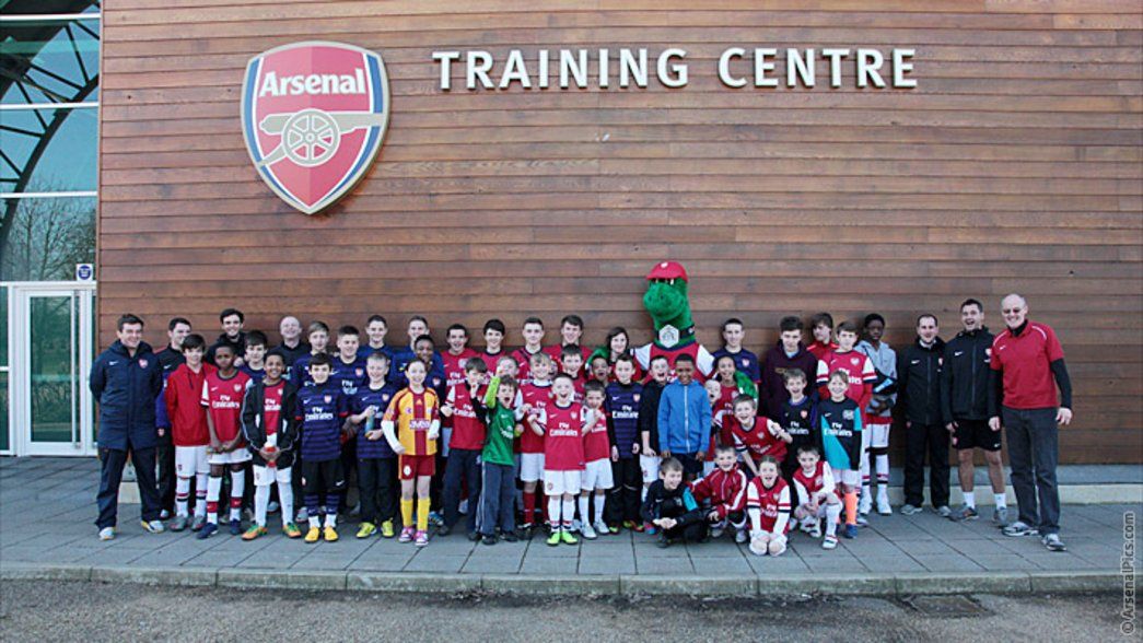 Junior Gunners visit the Training Centre