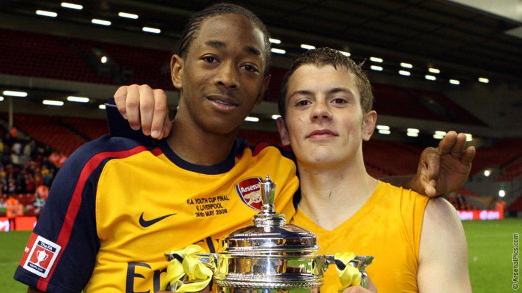 Sachez Watt and Jack Wilshere with the FA Youth Cup in 2009