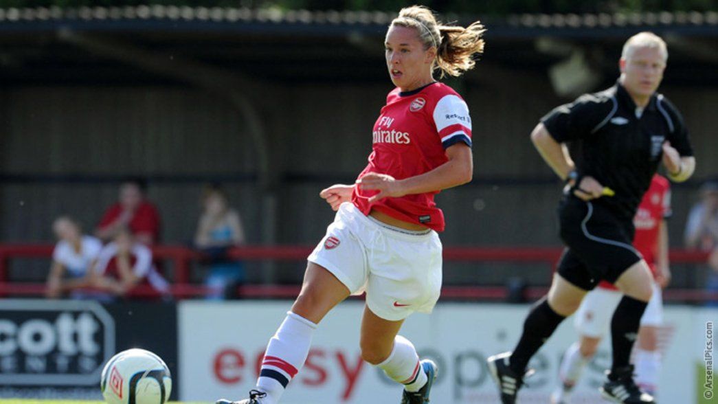 Jordan Nobbs with the FA Women's Cup