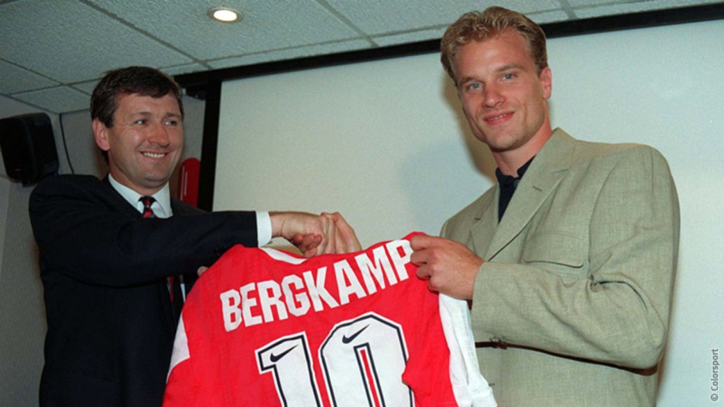 Dennis Bergkamp signs for Arsenal