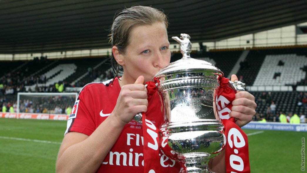 Jayne lifts the FA Women's Cup in 2009