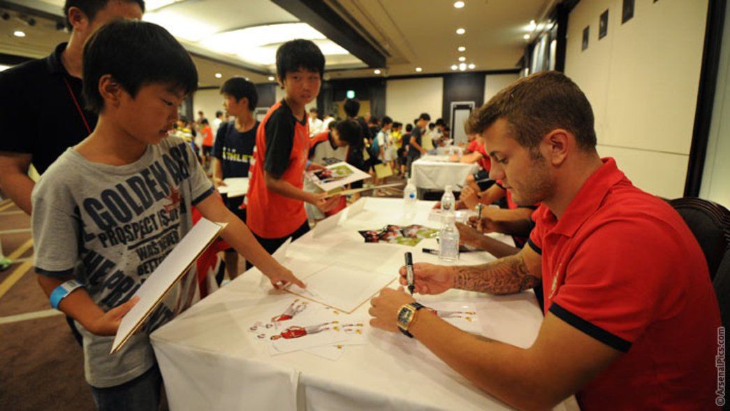 The majority of the squad attended a signing session