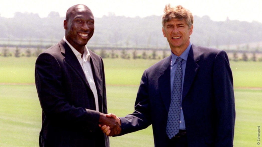 Sol Campbell signs for Arsenal