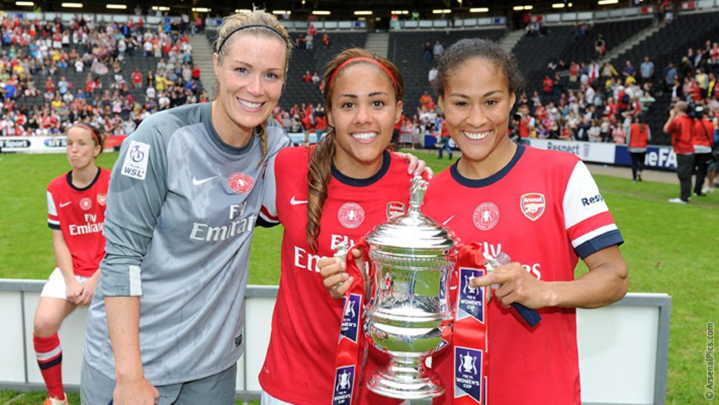 Emma Byrne (left) celebrates with the FA Women's Cup