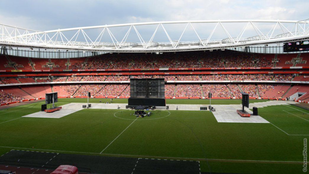 Fans watch the FA Cup final at Emirates Stadium in 2014