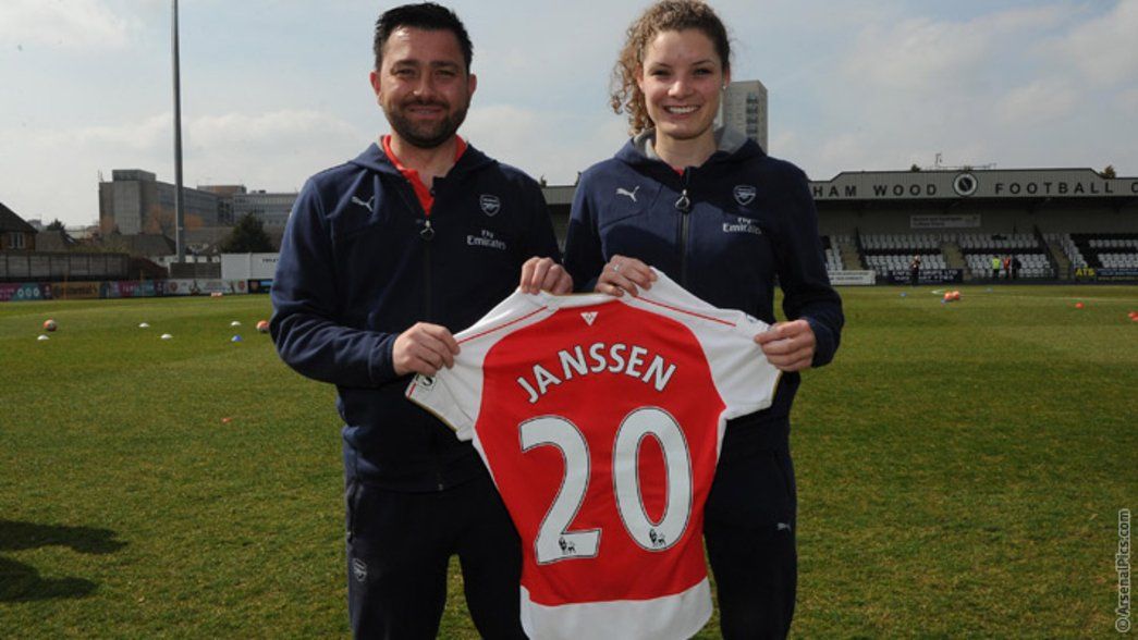 Dominique Janssen joined Arsenal Ladies in July 2015