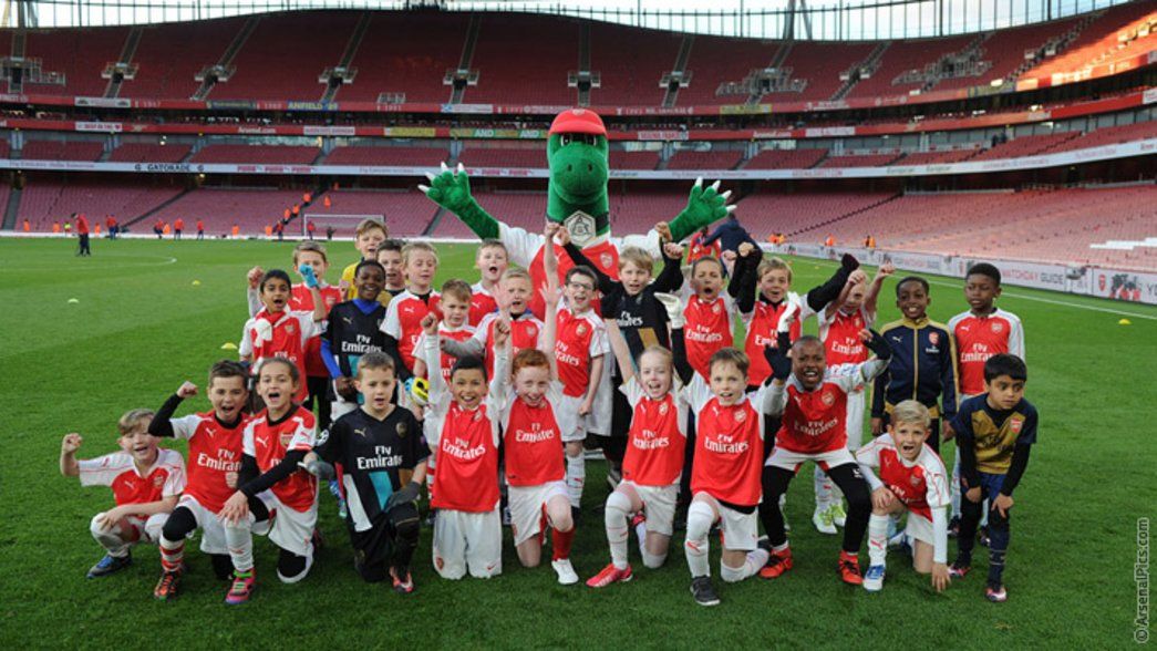 Junior Gunners - Play on the pitch