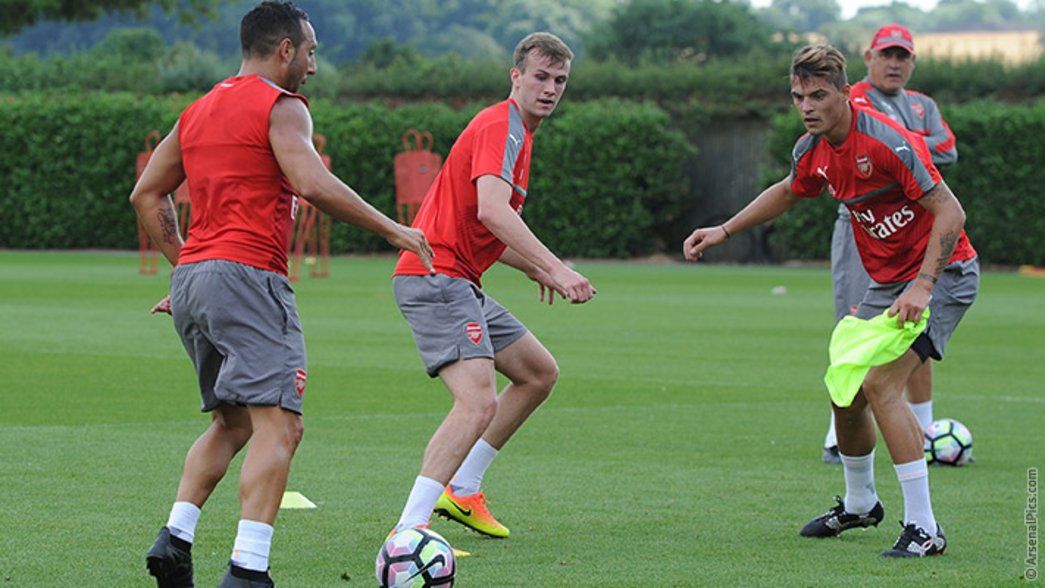 Rob Holding in training