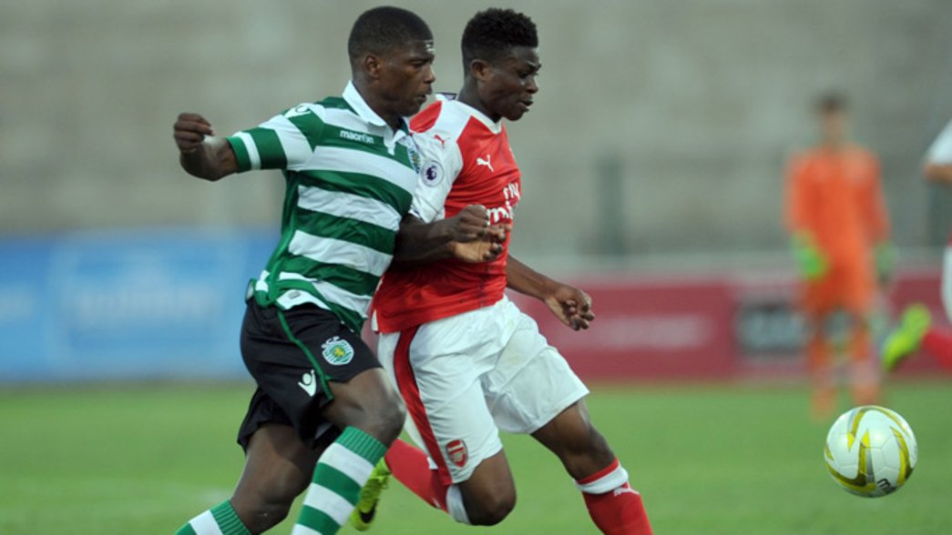 Nathan Tella in action against Sporting Lisbon