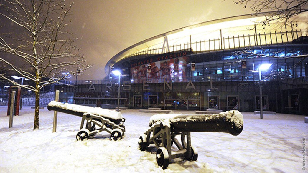 Emirates Stadium snow