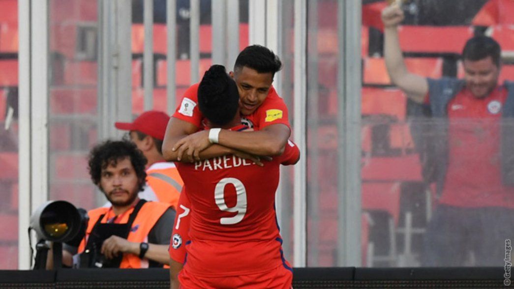 Alexis celebrates with Chile
