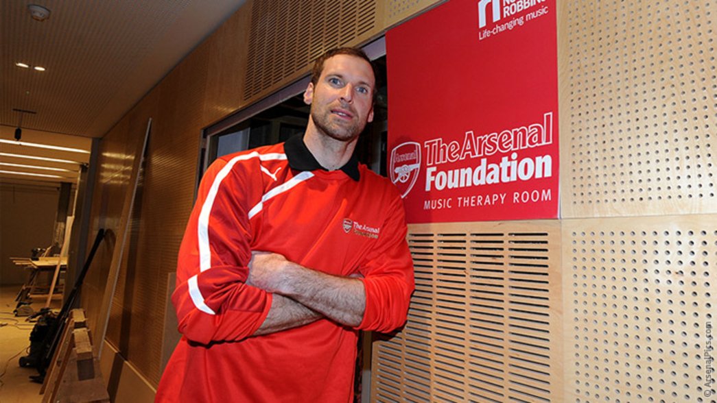 Petr Cech opens Music Therapy room