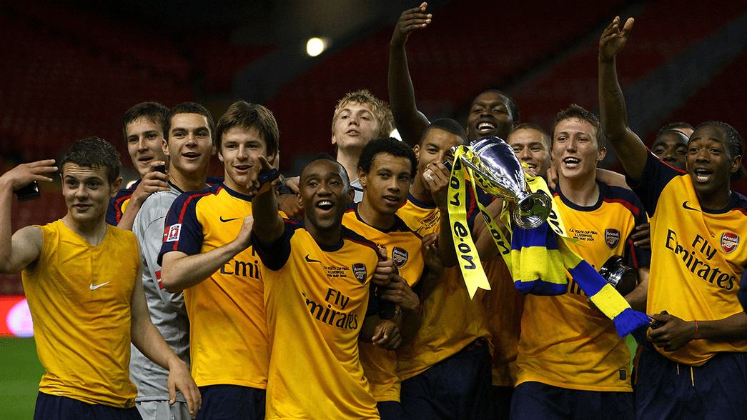 Arsenal lift the Youth Cup in 2009