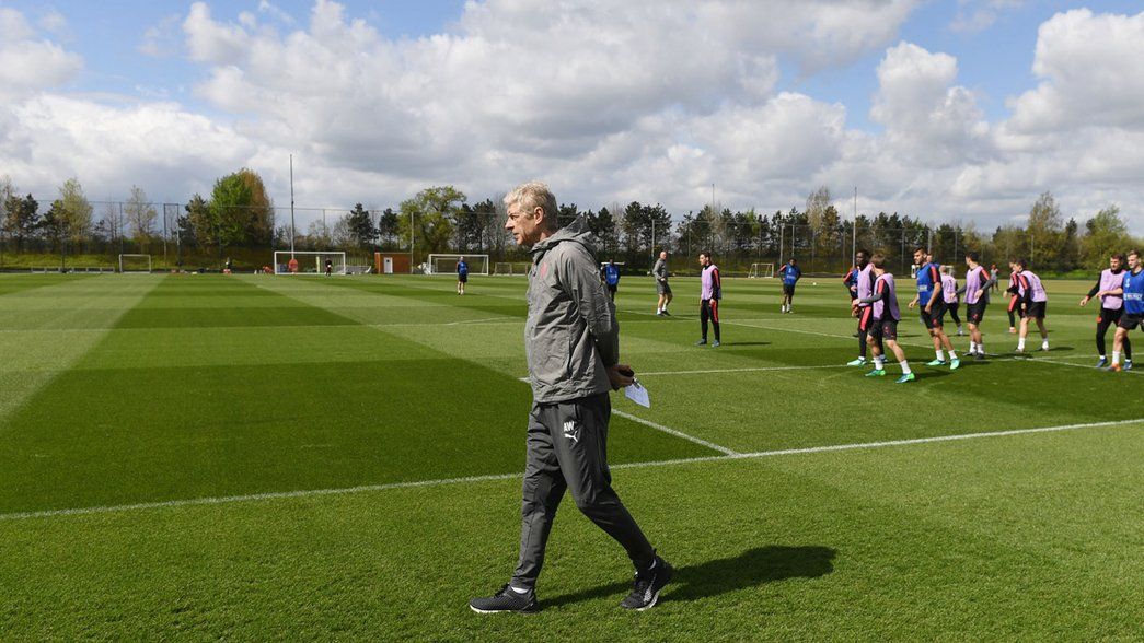 Arsène Wenger takes training before our Europa League semi-final at home to Atletico Madrid