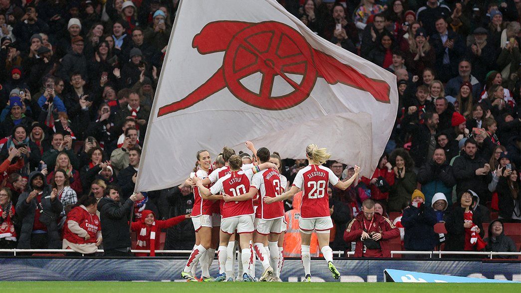 Arsenal Women celebrate a goal against Chelsea at Emirates Stadium