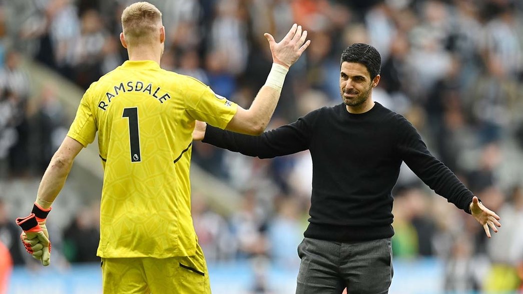 Aaron Ramsdale and Mikel Arteta after our win at Newcastle United