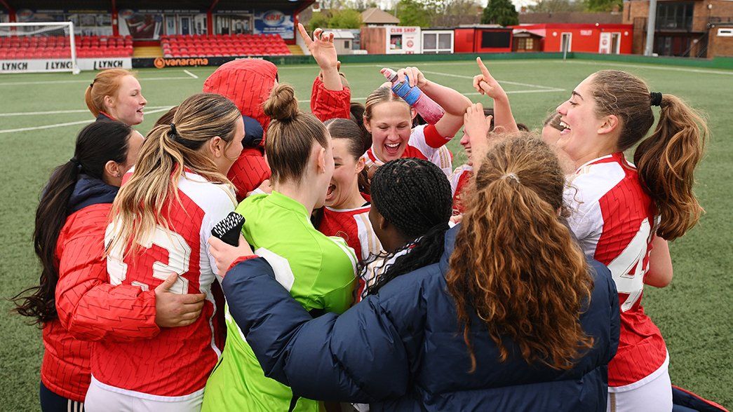 Arsenal Women U21s celebrate the league win