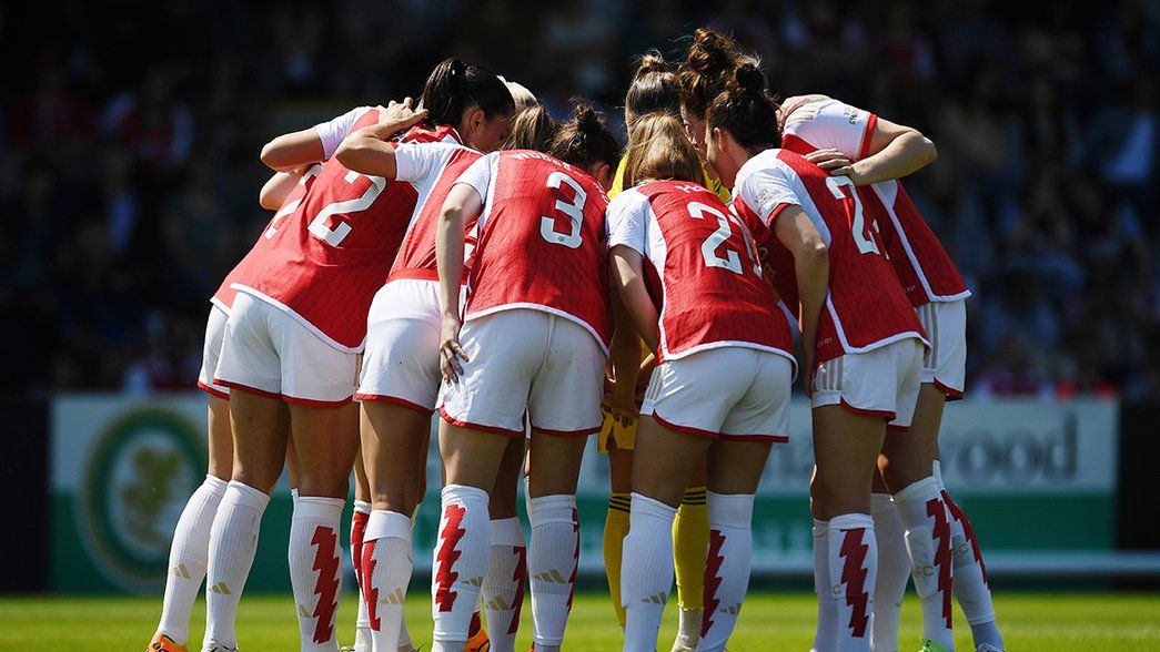 Arsenal Women huddle at Meadow Park