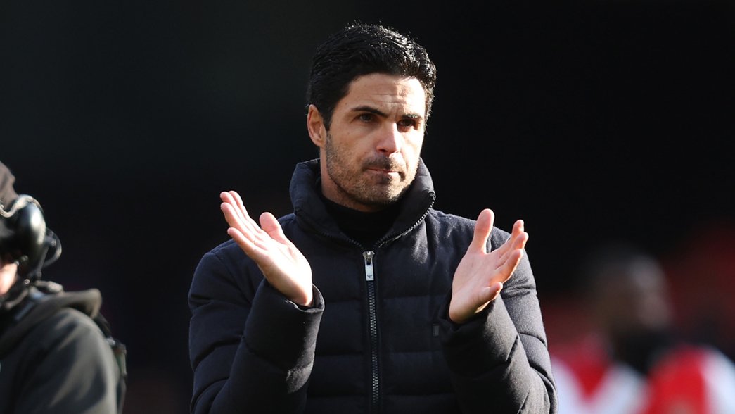 Mikel Arteta claps the fans after the win against Watford