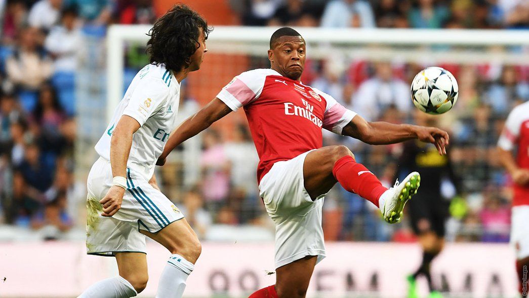 Julio Baptista in action against Real Madrid Legends