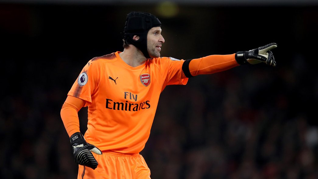 Petr Cech in action against Manchester United