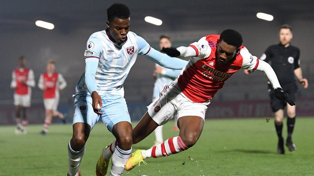 Khayon Edwards in action for Arsenal U-23s