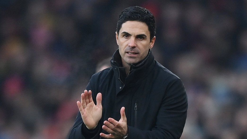Mikel Arteta clapping following the win over Wolves