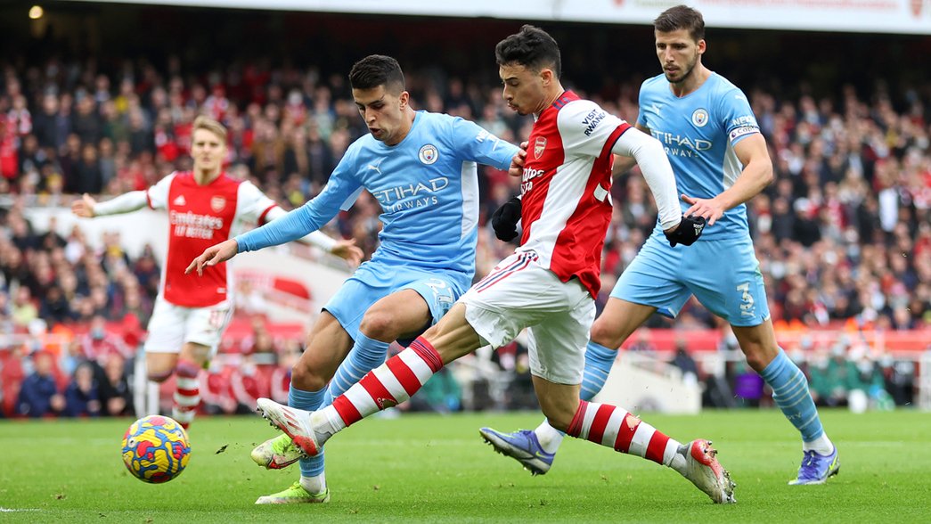 Gabriel Martinelli in action against Manchester City