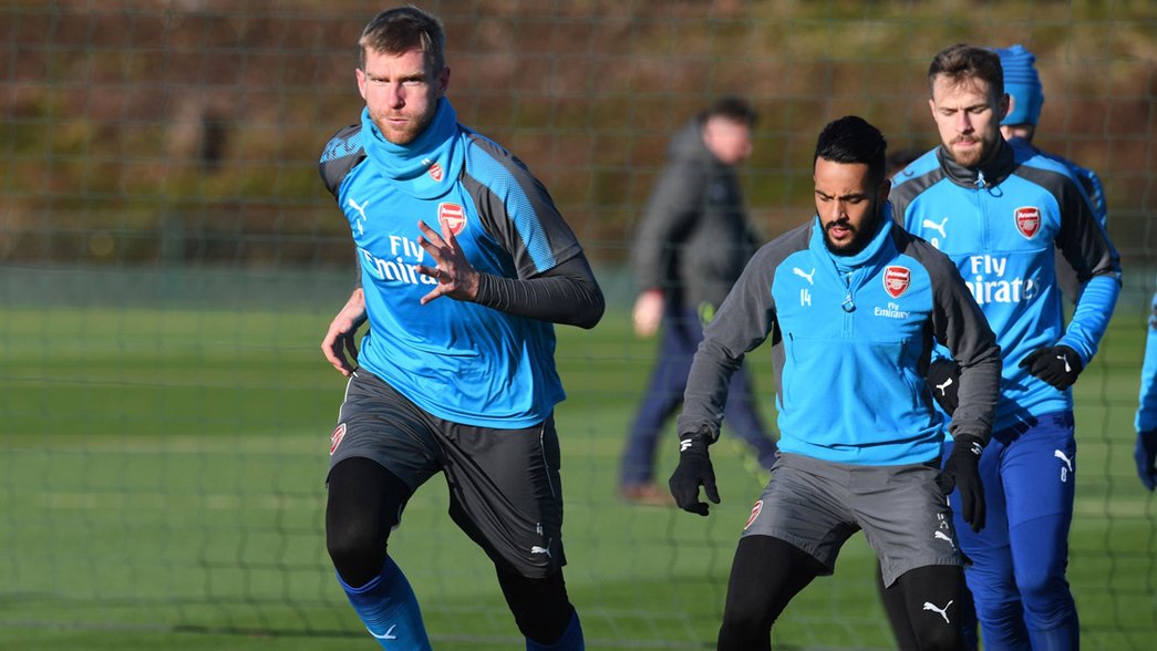 Arsenal train before facing Manchester United
