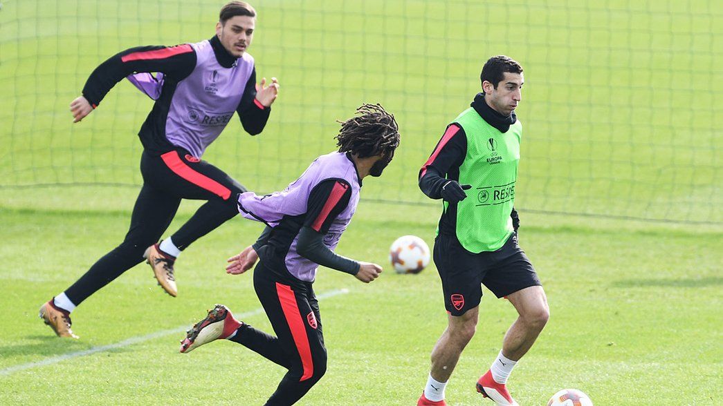 Arsenal train before flying to Milan | Gallery | News | Arsenal.com
