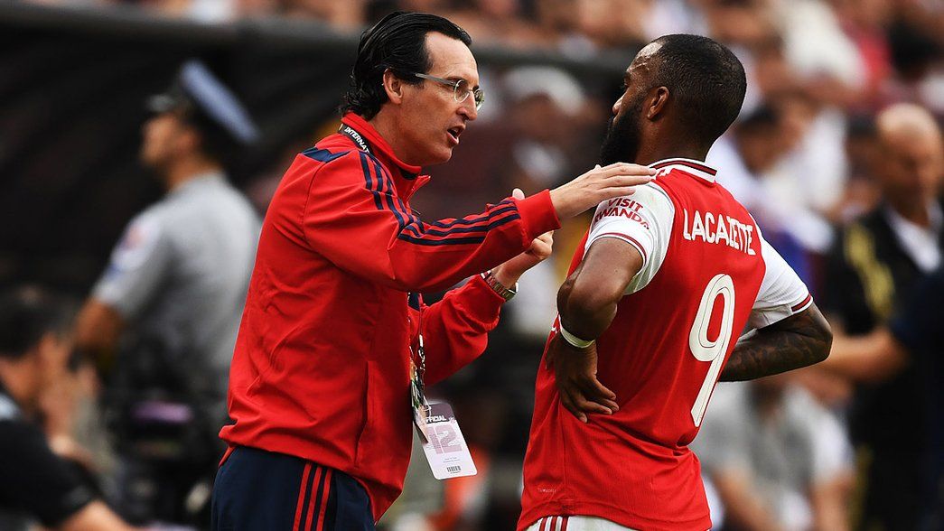 Unai Emery and Alex Lacazette during our pre-season match against Real Madrid in Maryland