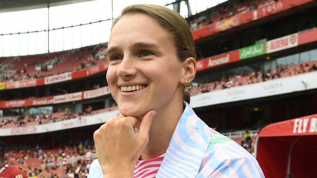 Vivianne Miedema smiles at the crowd at Emirates Stadium
