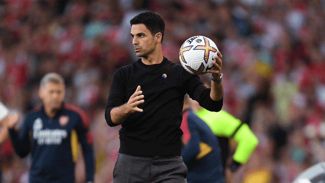 Mikel Arteta on the touchline against Fulham