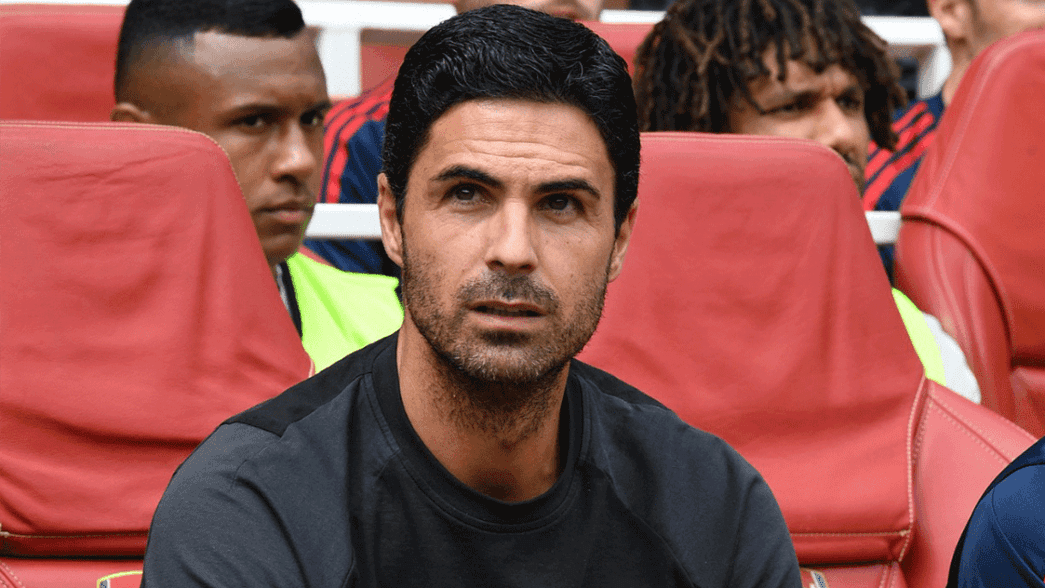 Mikel Arteta on the bench at the Sevilla game