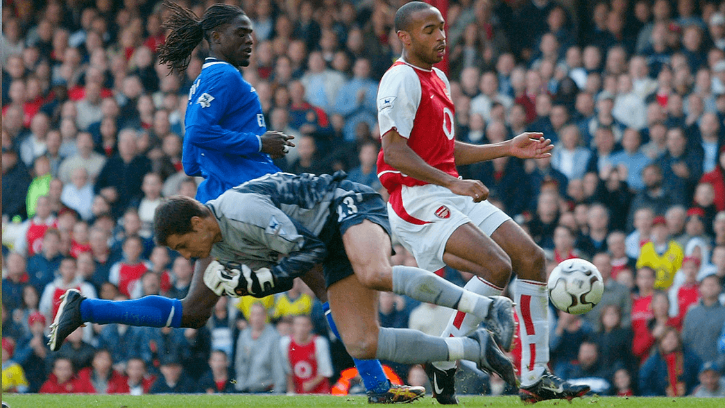 Carlo Cudicini allows Thierry Henry to score against Chelsea in 2003